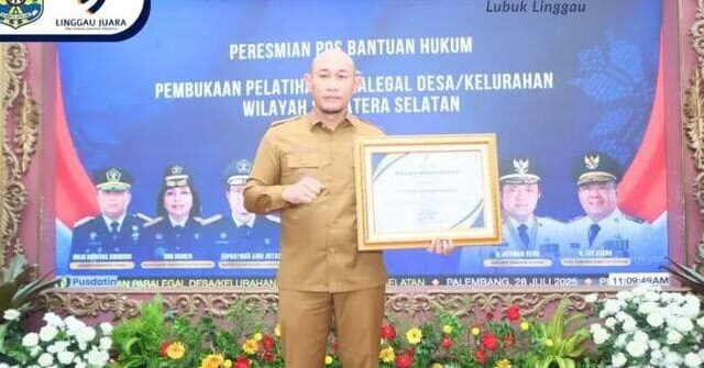Wako Terima Penghargaan dari Kemenkum