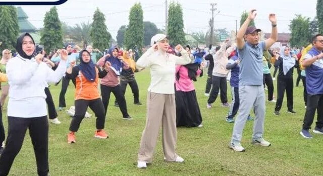 Wali Kota dan Jajaran Senam Bersama